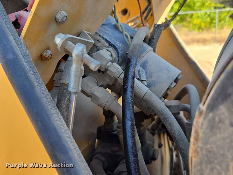 image for item MS9868 2009 Vermeer RTX750 vibratory cable plow