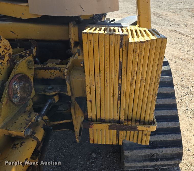 image for item MS9868 2009 Vermeer RTX750 vibratory cable plow