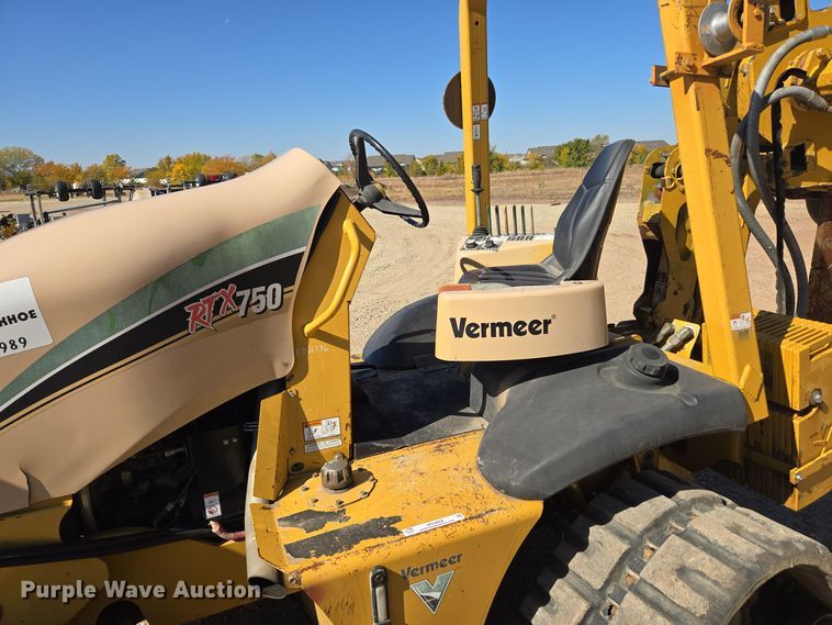 image for item MS9868 2009 Vermeer RTX750 vibratory cable plow