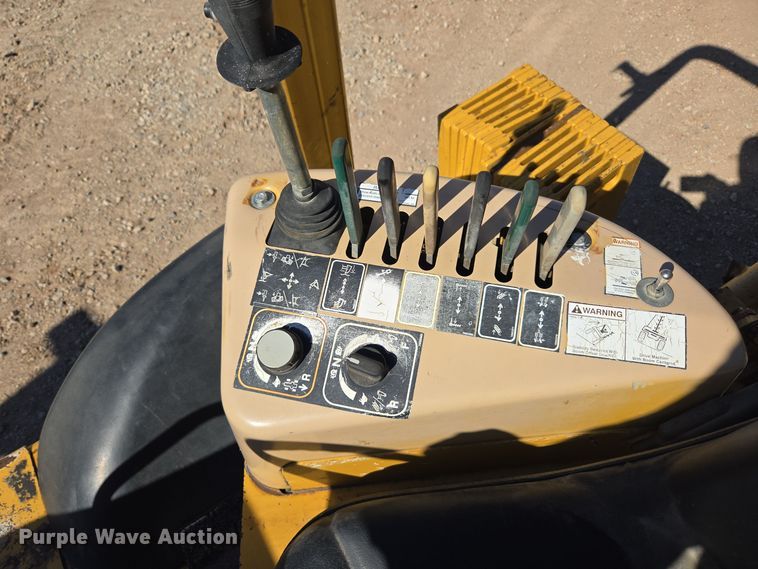 image for item MS9868 2009 Vermeer RTX750 vibratory cable plow