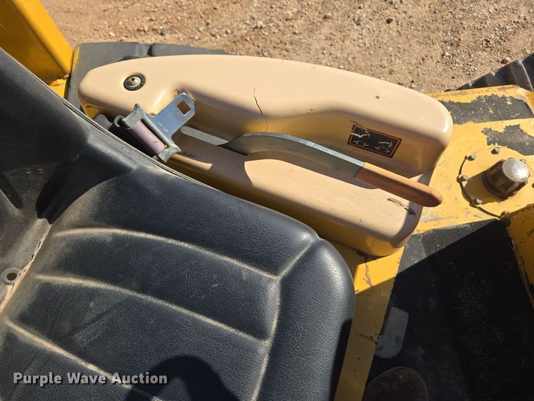 image for item MS9868 2009 Vermeer RTX750 vibratory cable plow