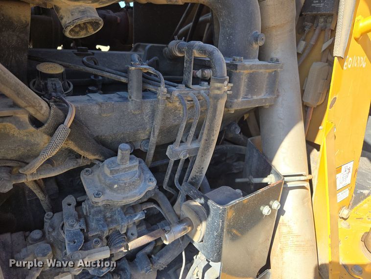 image for item MS9868 2009 Vermeer RTX750 vibratory cable plow