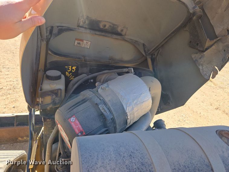 image for item MS9868 2009 Vermeer RTX750 vibratory cable plow