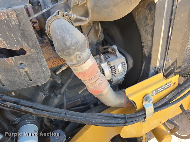 image for item MS9868 2009 Vermeer RTX750 vibratory cable plow