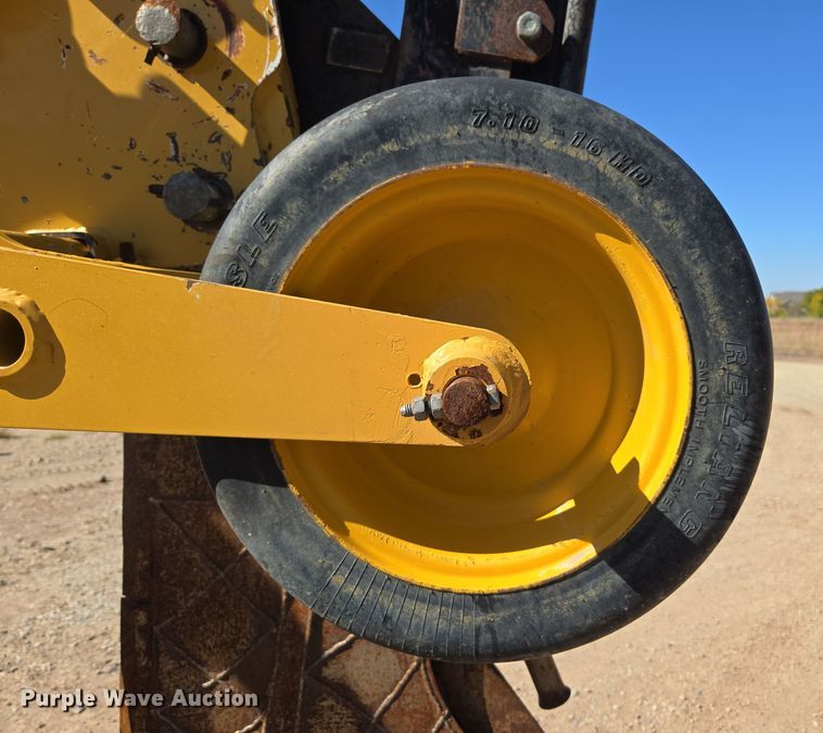 image for item MS9868 2009 Vermeer RTX750 vibratory cable plow