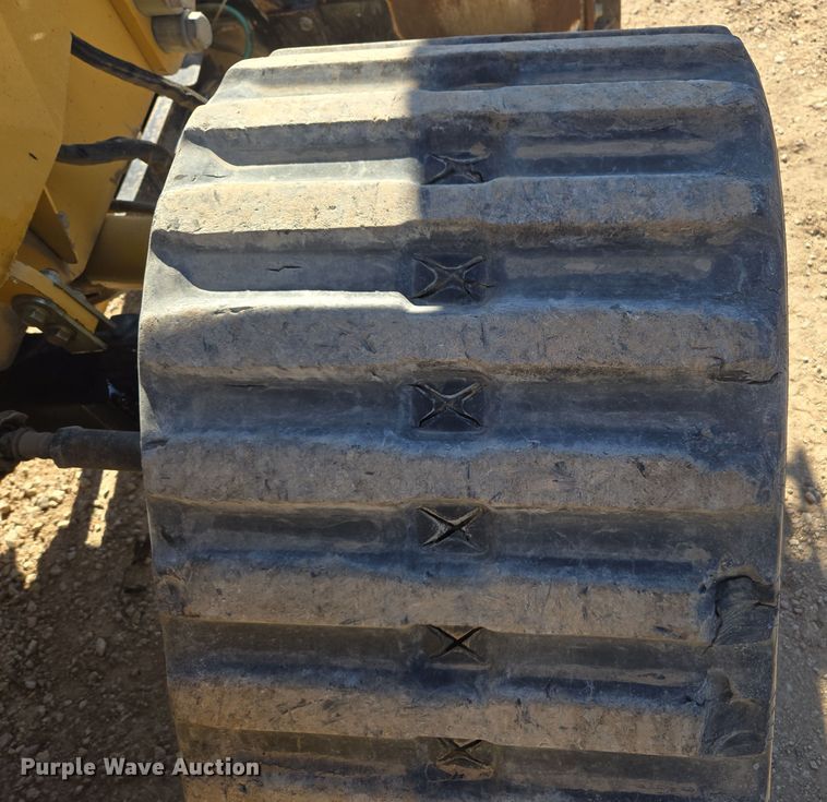 image for item MS9868 2009 Vermeer RTX750 vibratory cable plow