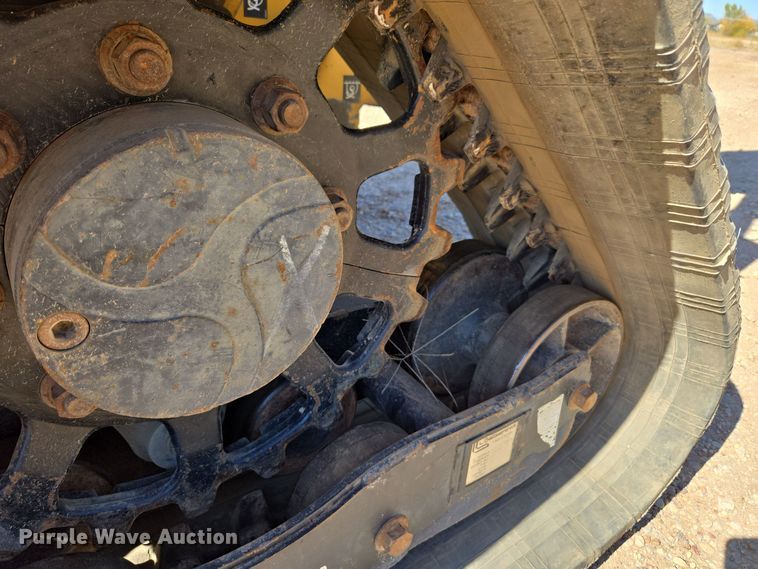 image for item MS9868 2009 Vermeer RTX750 vibratory cable plow