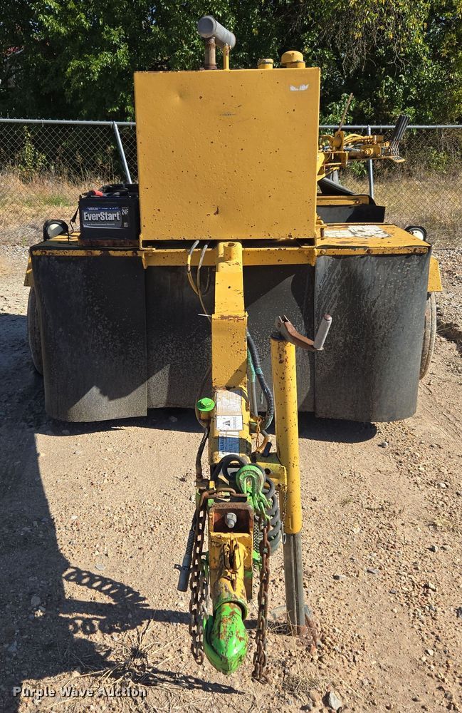 image for item MS9870 1985 Vermeer  665A stump grinder