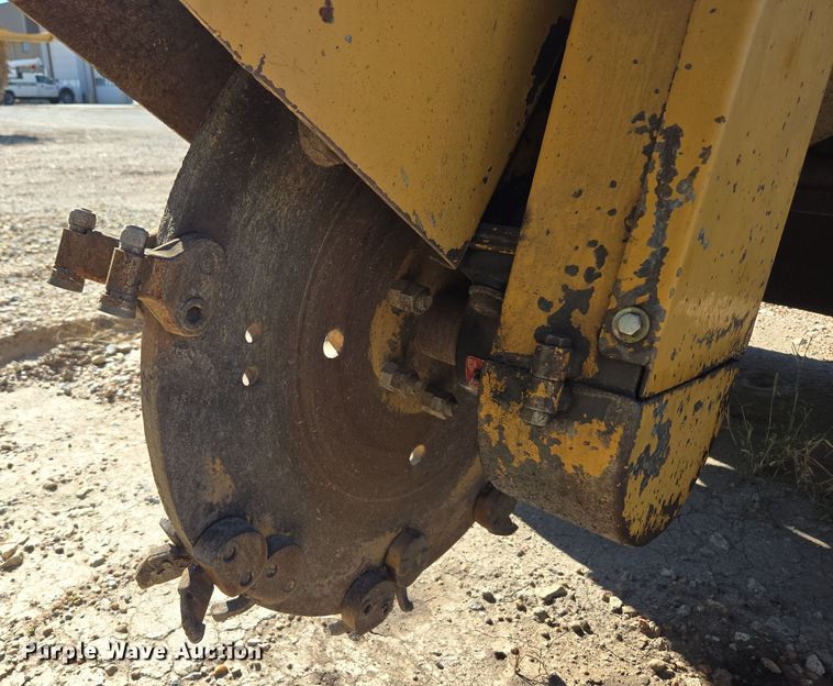 image for item MS9870 1985 Vermeer  665A stump grinder