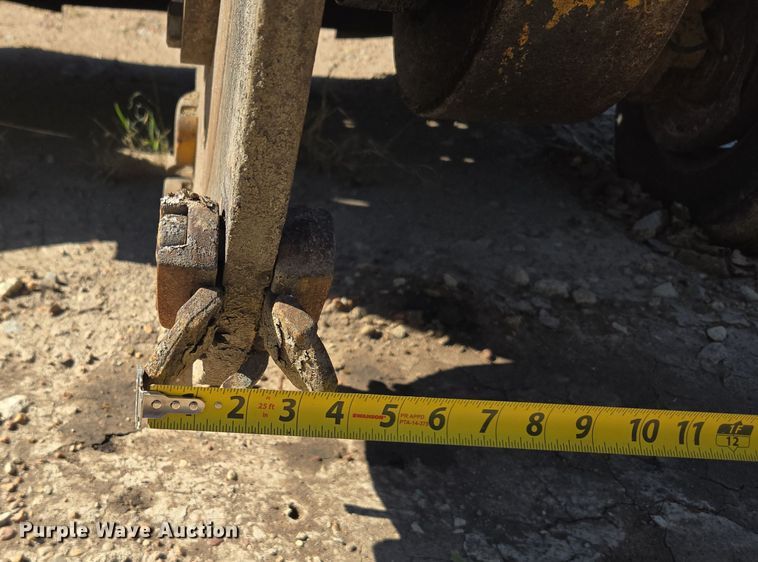 image for item MS9870 1985 Vermeer  665A stump grinder