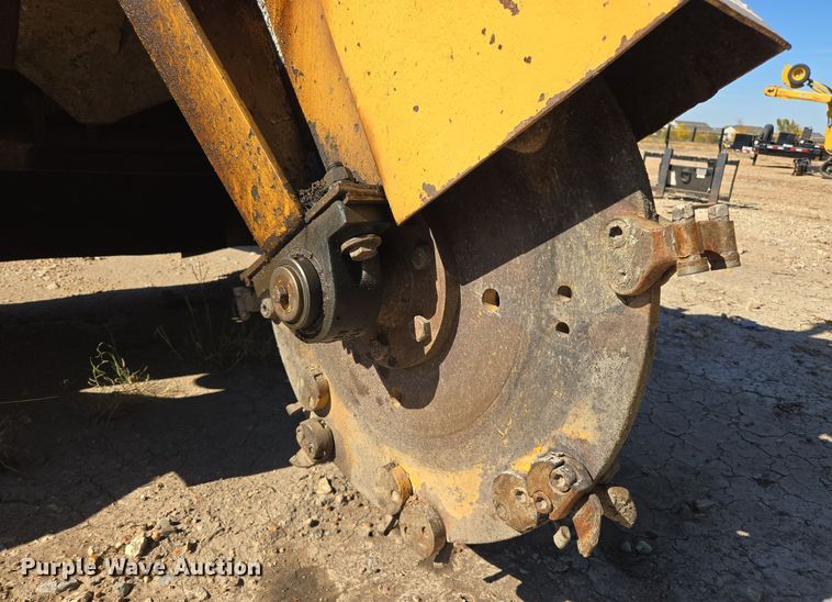 image for item MS9870 1985 Vermeer  665A stump grinder