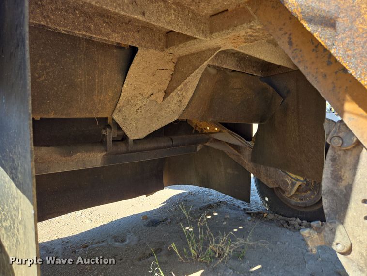 image for item MS9870 1985 Vermeer  665A stump grinder