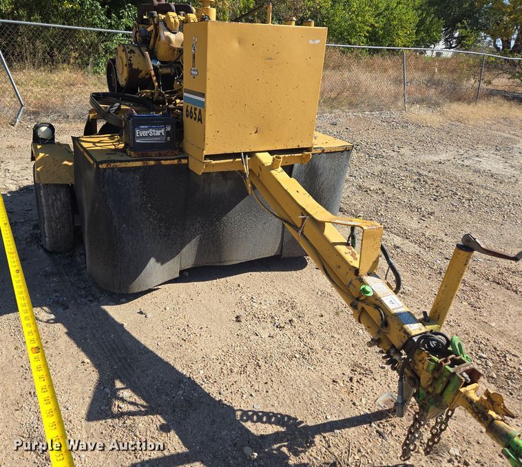 image for item MS9870 1985 Vermeer  665A stump grinder