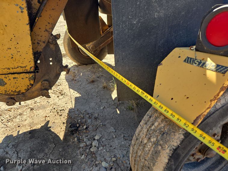 image for item MS9870 1985 Vermeer  665A stump grinder