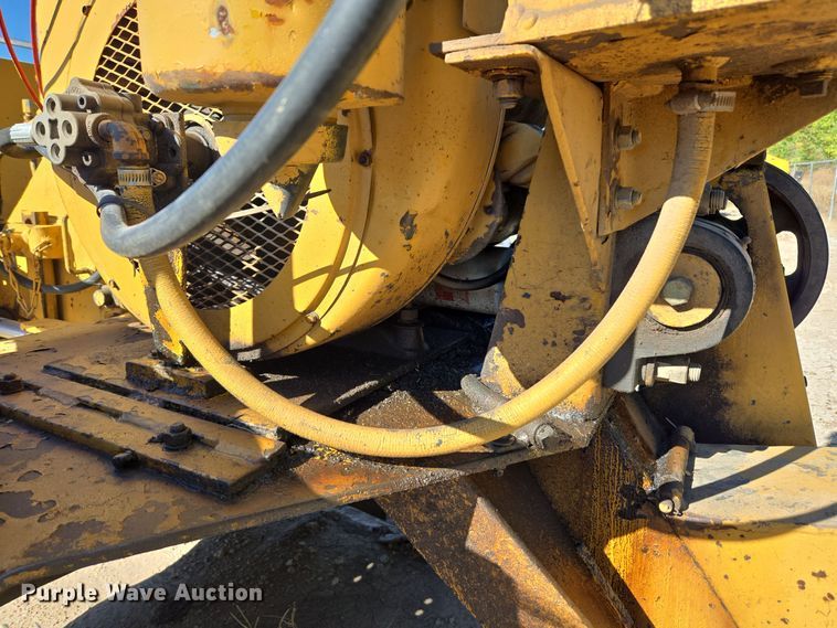 image for item MS9870 1985 Vermeer  665A stump grinder