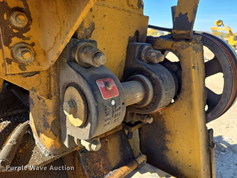 image for item MS9870 1985 Vermeer  665A stump grinder