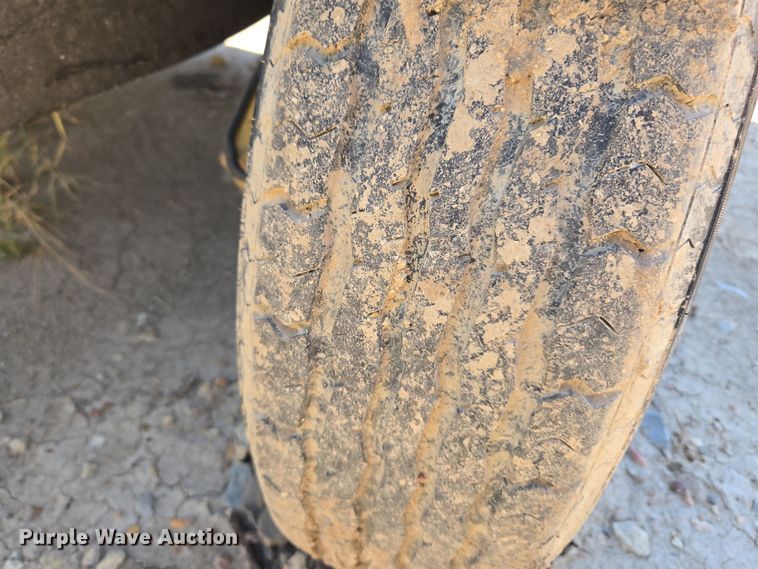 image for item MS9870 1985 Vermeer  665A stump grinder