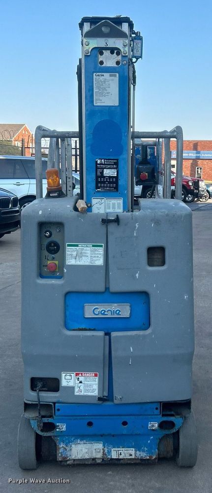 image for item NO9505 2010 Genie GR-20 vertical lift