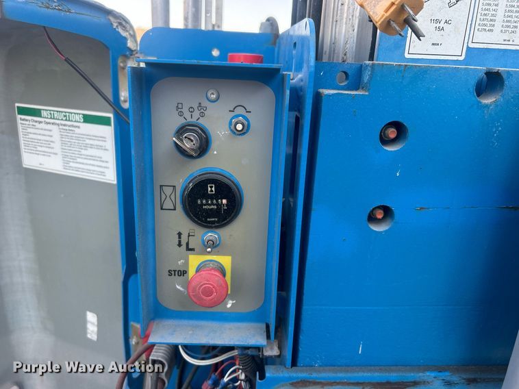 image for item NO9505 2010 Genie GR-20 vertical lift