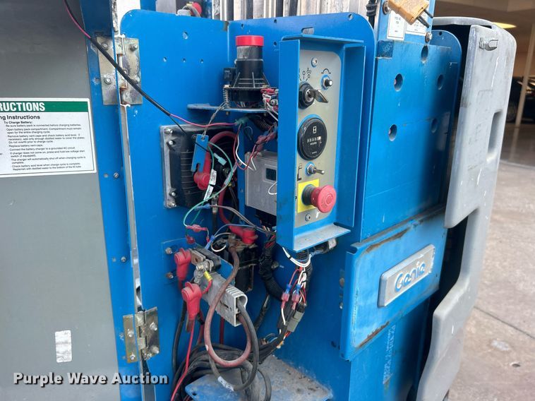 image for item NO9505 2010 Genie GR-20 vertical lift