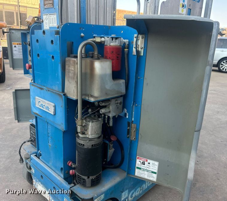 image for item NO9505 2010 Genie GR-20 vertical lift