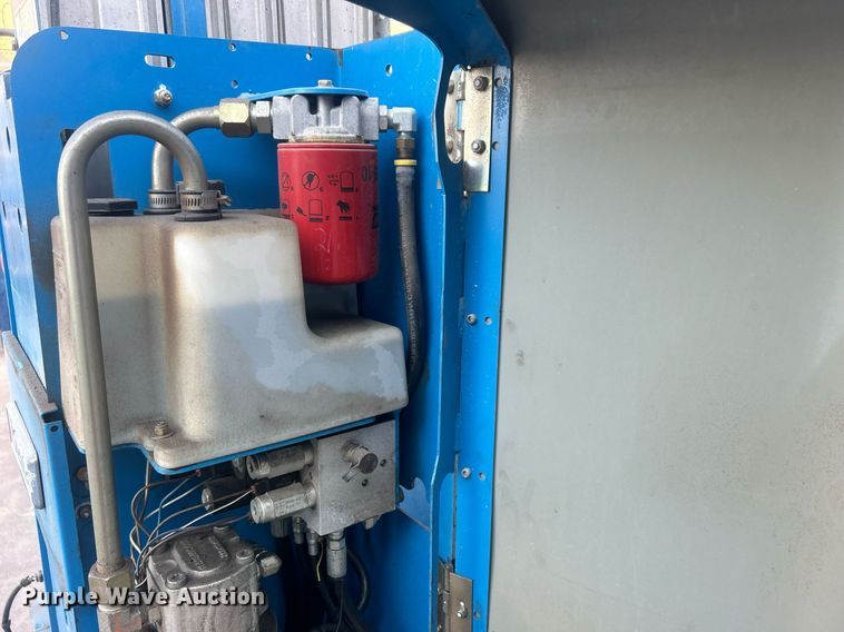 image for item NO9505 2010 Genie GR-20 vertical lift