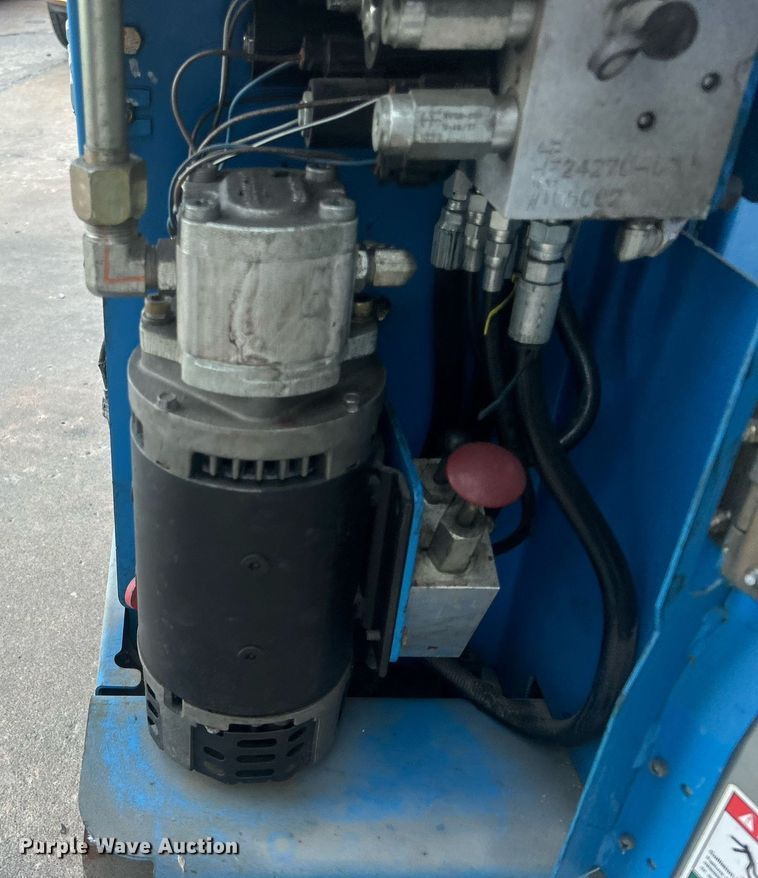 image for item NO9505 2010 Genie GR-20 vertical lift