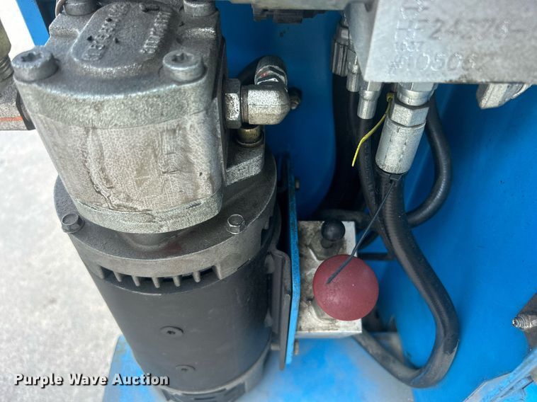 image for item NO9505 2010 Genie GR-20 vertical lift