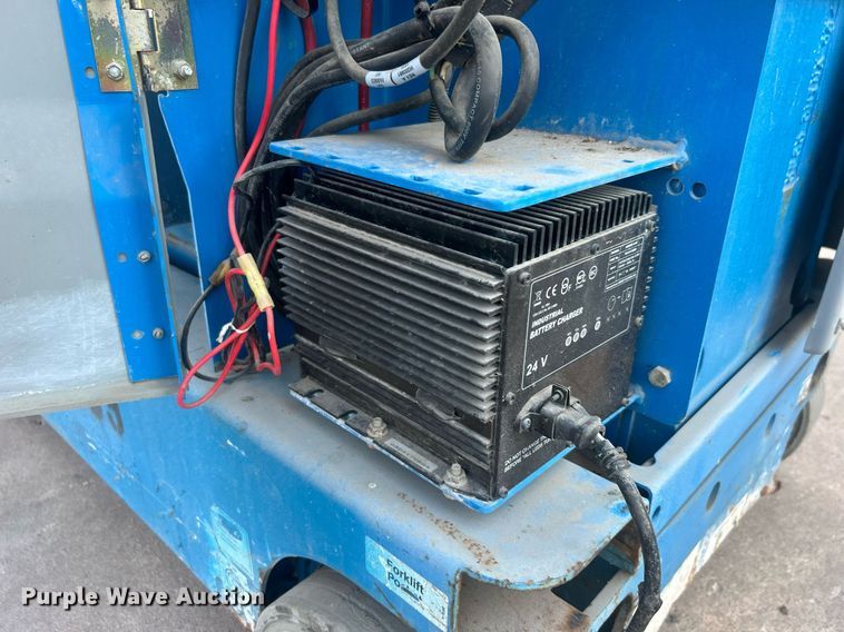 image for item NO9505 2010 Genie GR-20 vertical lift