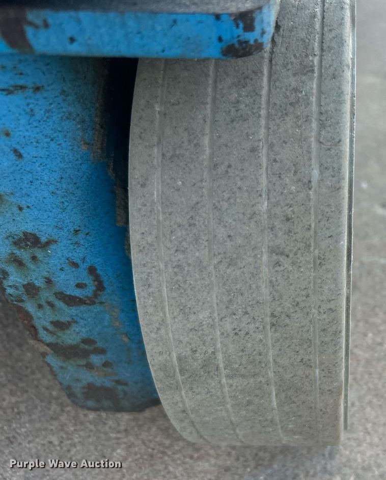 image for item NO9505 2010 Genie GR-20 vertical lift