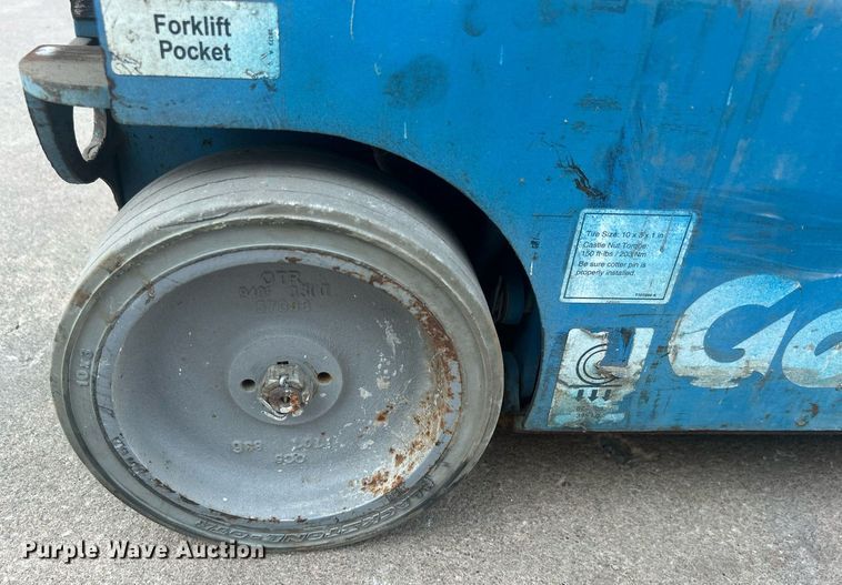 image for item NO9505 2010 Genie GR-20 vertical lift