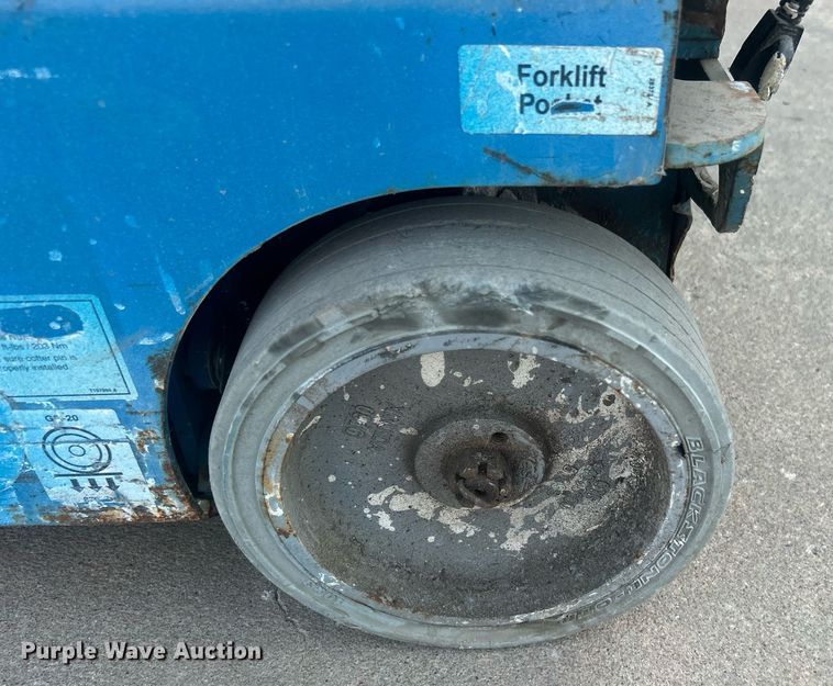 image for item NO9505 2010 Genie GR-20 vertical lift