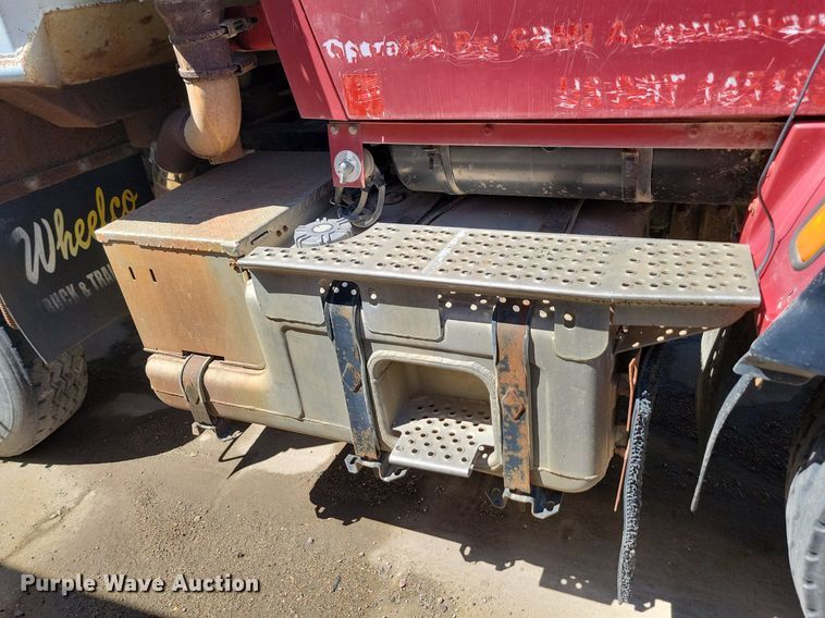 image for item NZ9986 1996 Ford  Aeromax L9000 dump truck