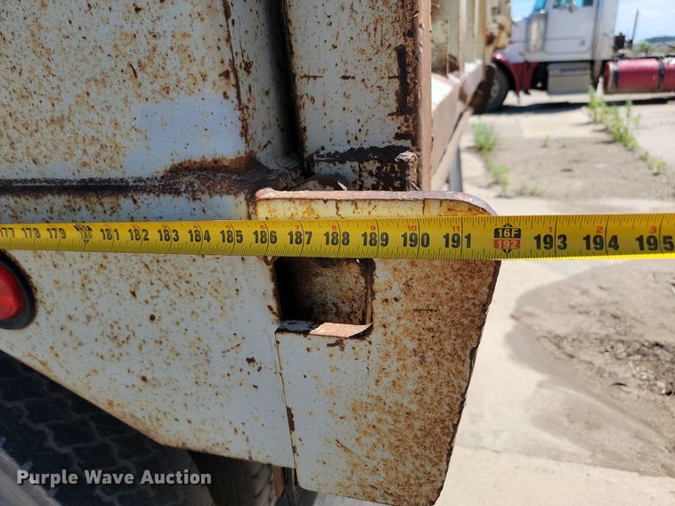 image for item NZ9986 1996 Ford  Aeromax L9000 dump truck