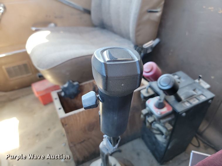 image for item NZ9986 1996 Ford  Aeromax L9000 dump truck