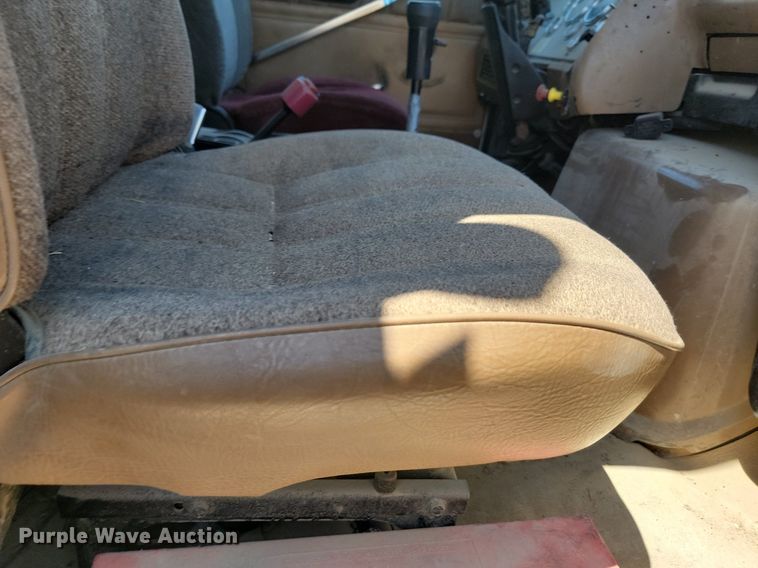 image for item NZ9986 1996 Ford  Aeromax L9000 dump truck