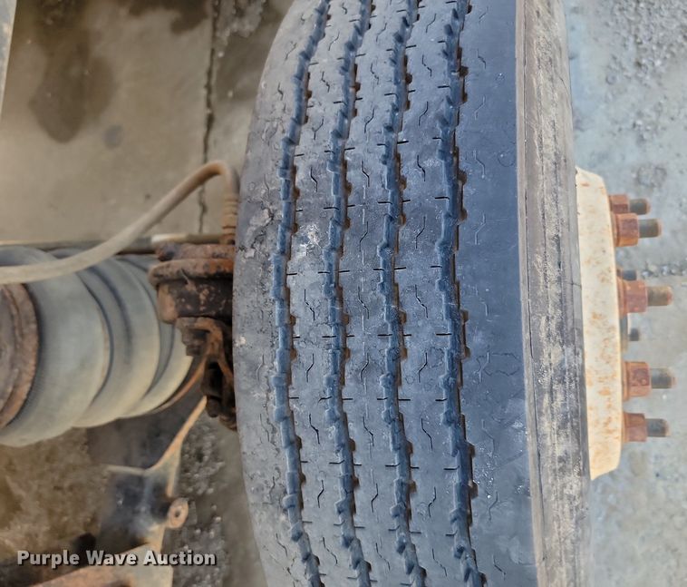 image for item NZ9986 1996 Ford  Aeromax L9000 dump truck