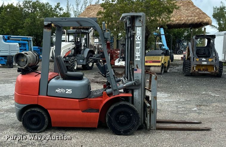image for item OG9697 Heli CPYD25 forklift