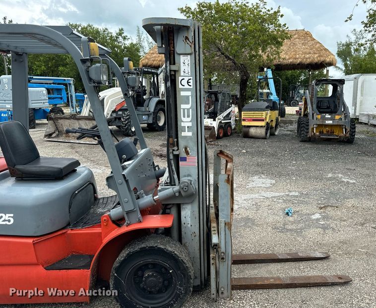 image for item OG9697 Heli CPYD25 forklift