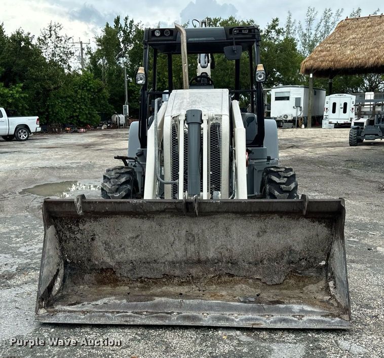image for item OG9698 Terex TLB840PS backhoe