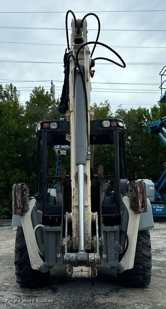 image for item OG9698 Terex TLB840PS backhoe
