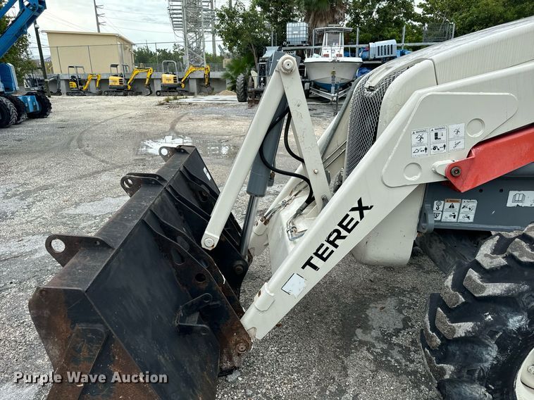 image for item OG9698 Terex TLB840PS backhoe