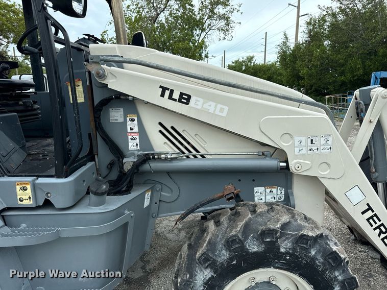 image for item OG9698 Terex TLB840PS backhoe