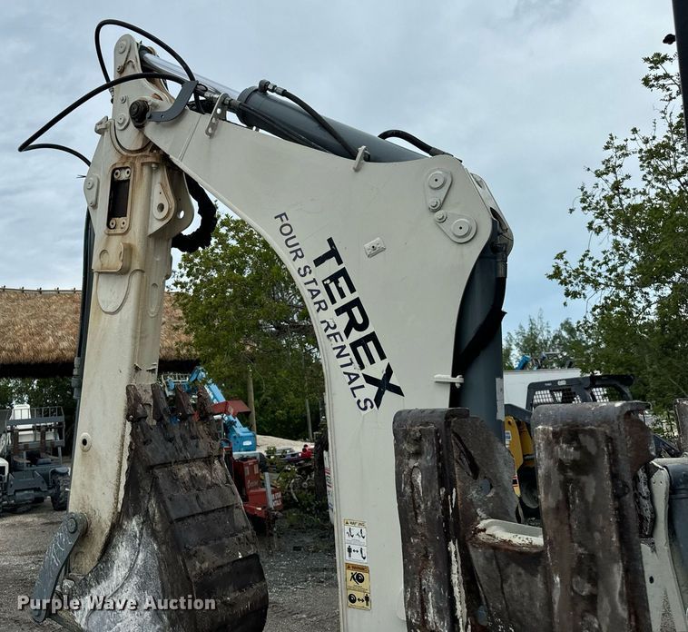 image for item OG9698 Terex TLB840PS backhoe