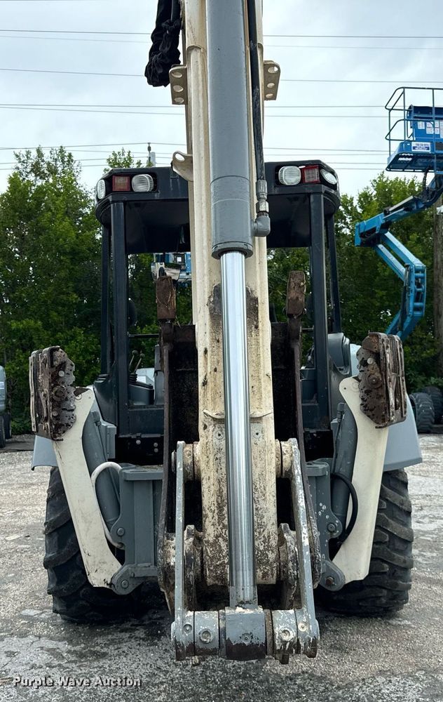 image for item OG9698 Terex TLB840PS backhoe