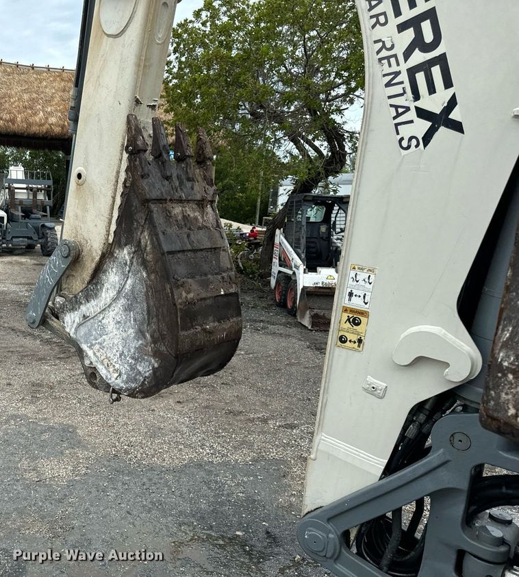 image for item OG9698 Terex TLB840PS backhoe