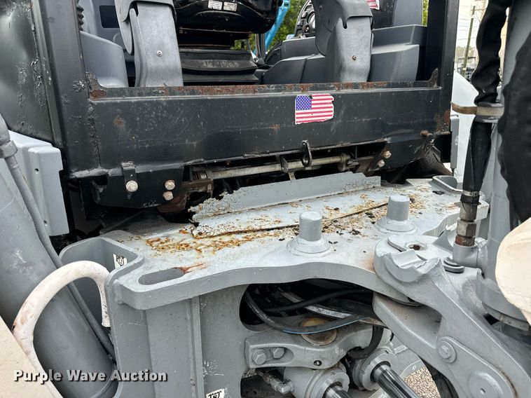 image for item OG9698 Terex TLB840PS backhoe