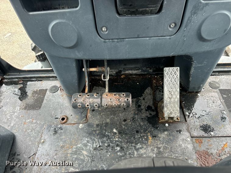 image for item OG9698 Terex TLB840PS backhoe