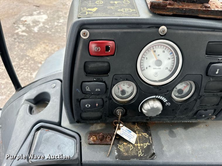 image for item OG9698 Terex TLB840PS backhoe