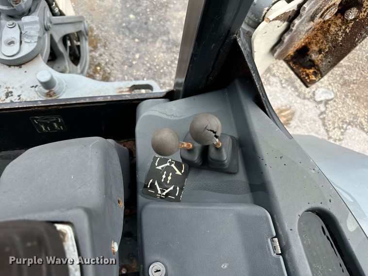 image for item OG9698 Terex TLB840PS backhoe